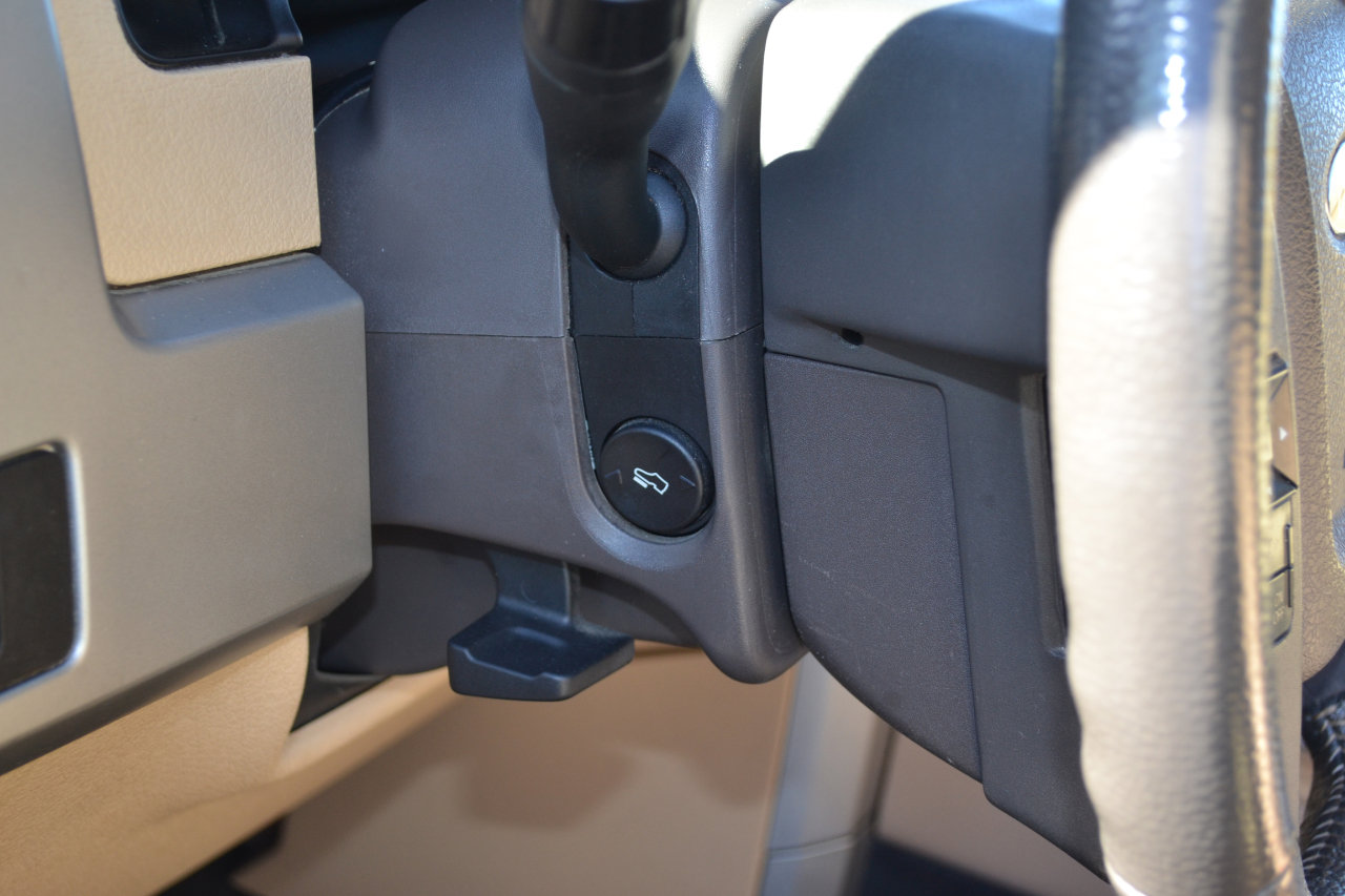 Used 2011 Ford F150 Lariat w/ Lariat Chrome Pkg image 42