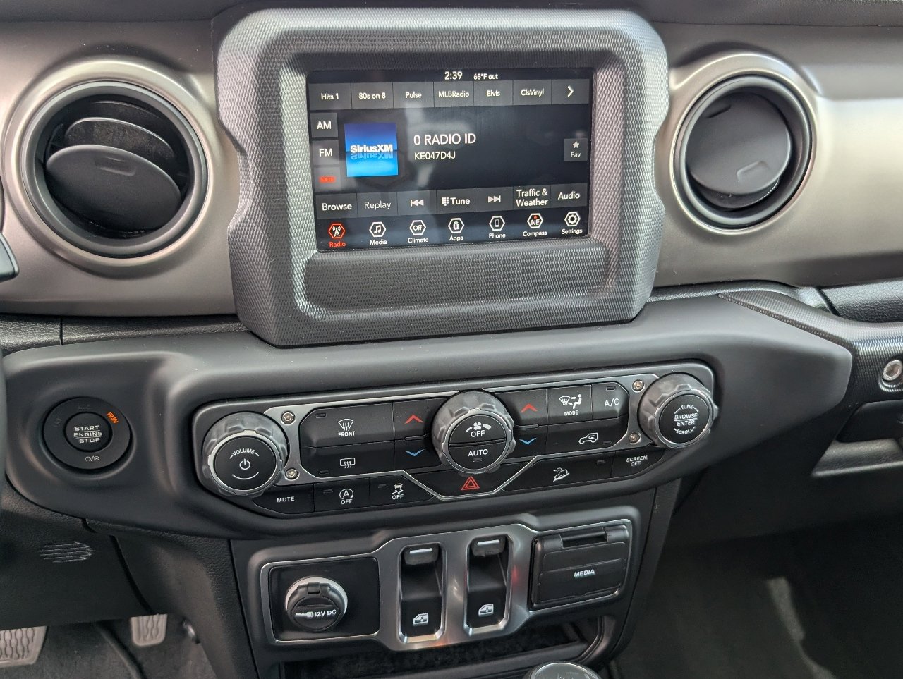 Used 2020 Jeep Wrangler Sport image 17