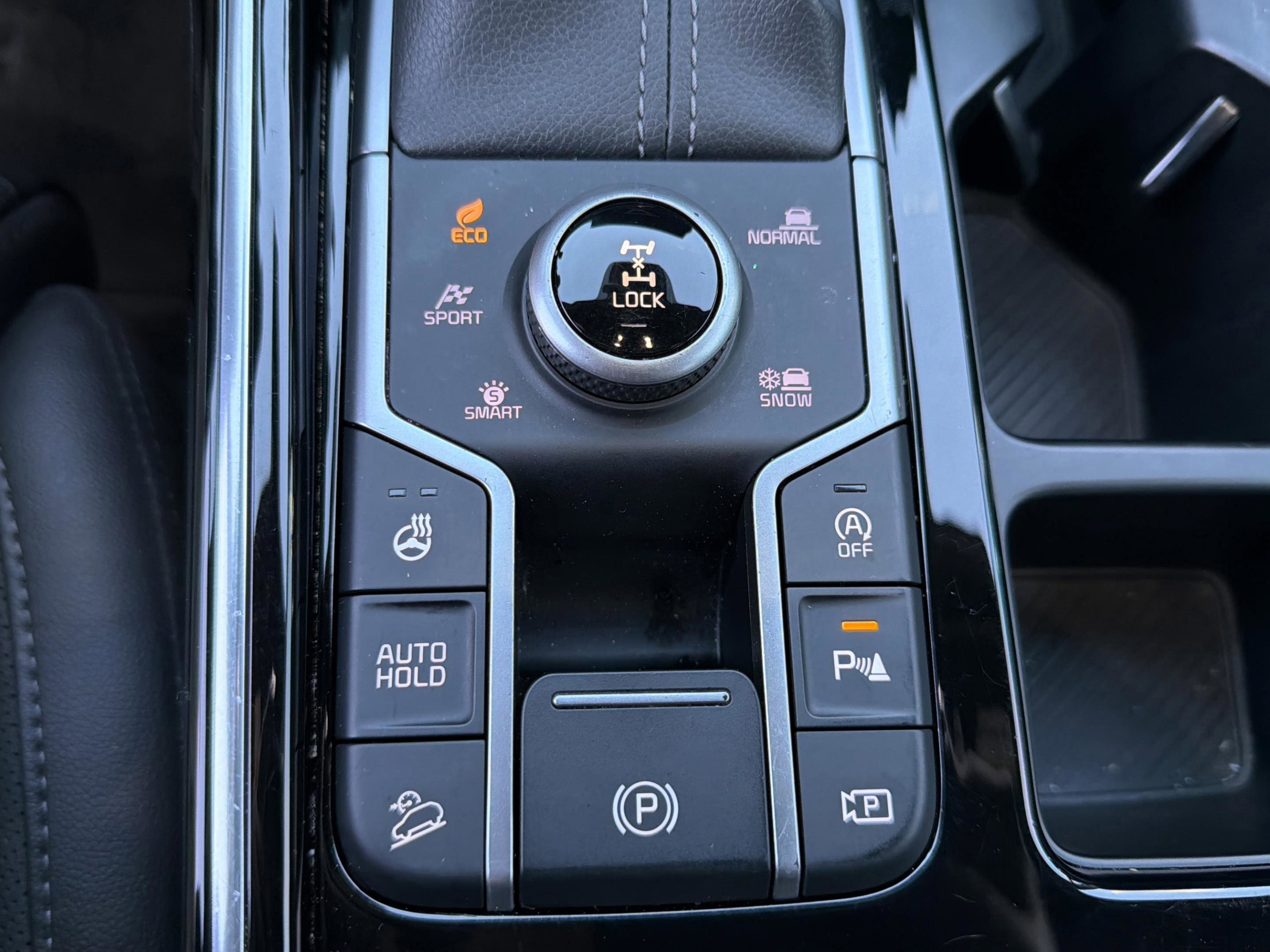 Certified 2025 Kia Sorento SX Prestige image 19