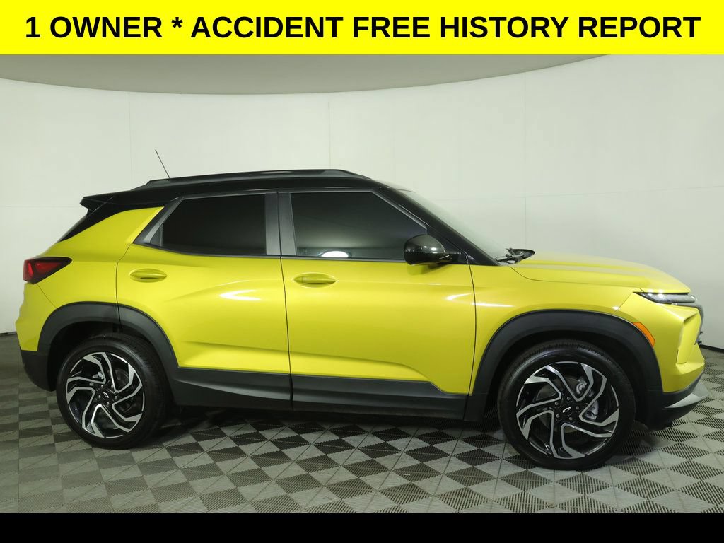 Used 2025 Chevrolet TrailBlazer RS w/ Convenience Package FWD image 2