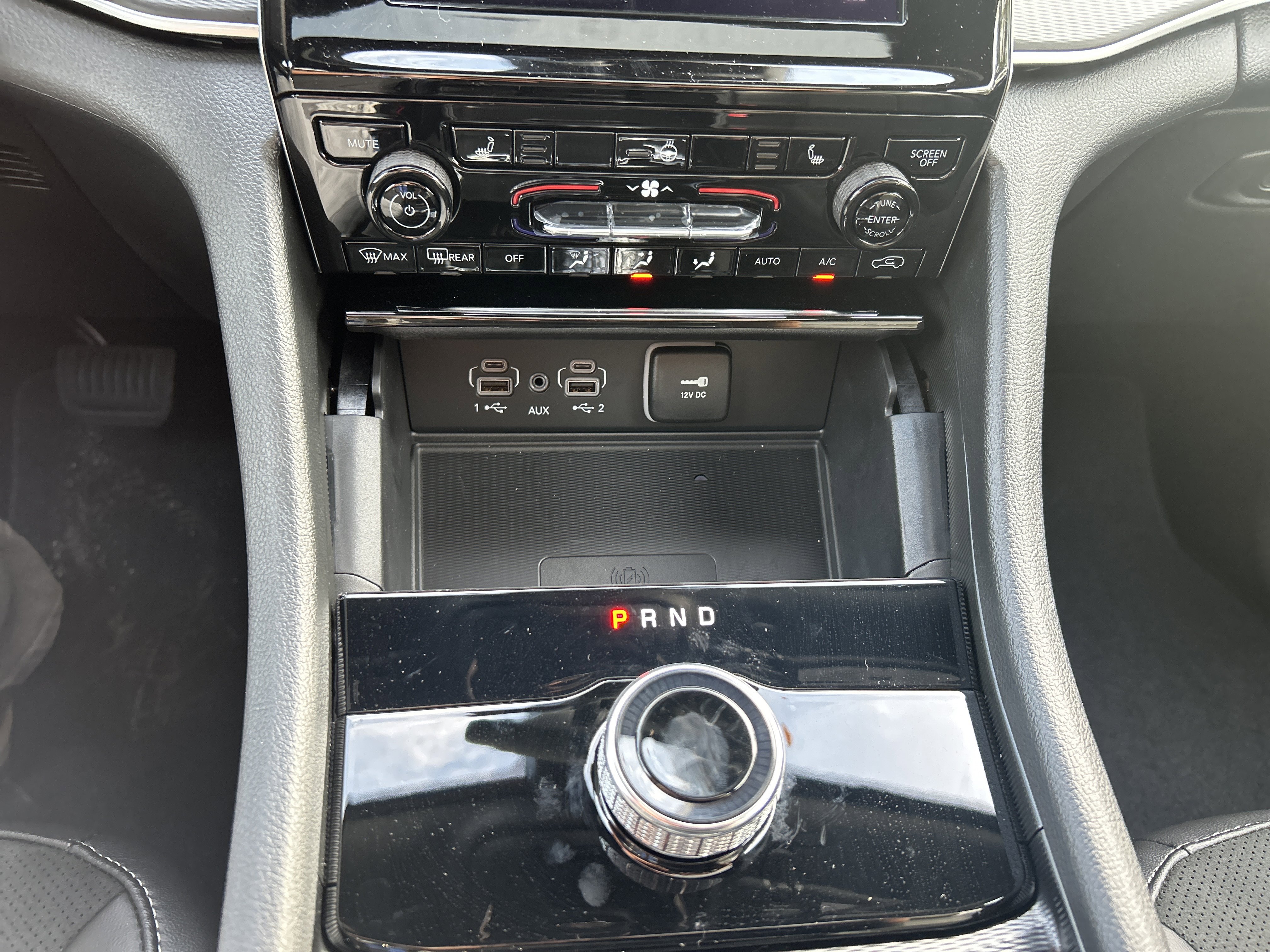 New 2025 Jeep Grand Cherokee Altitude image 24