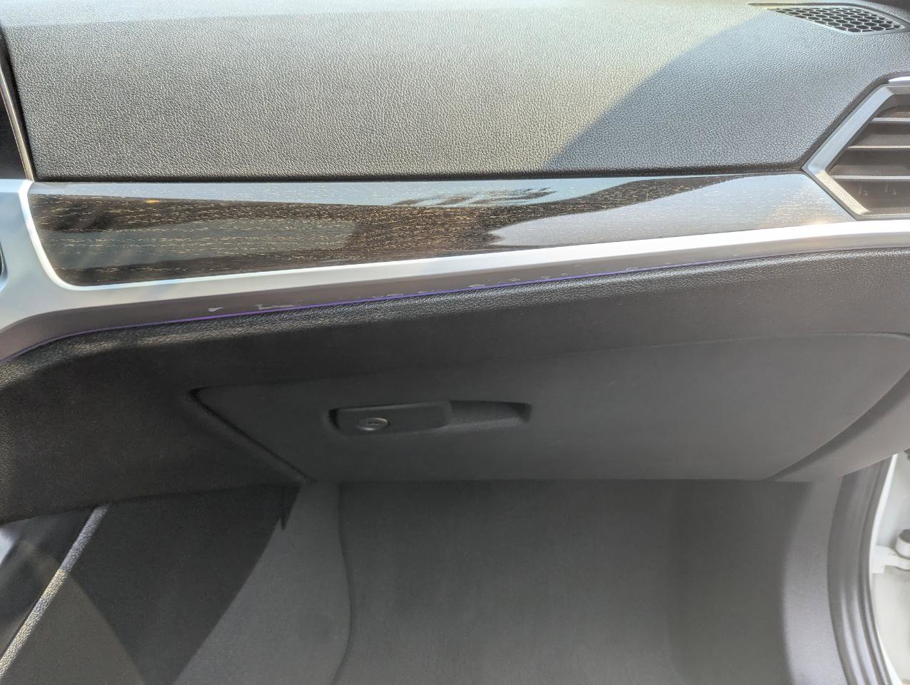 Used 2020 BMW 330i xDrive Sedan w/ Premium Package image 44