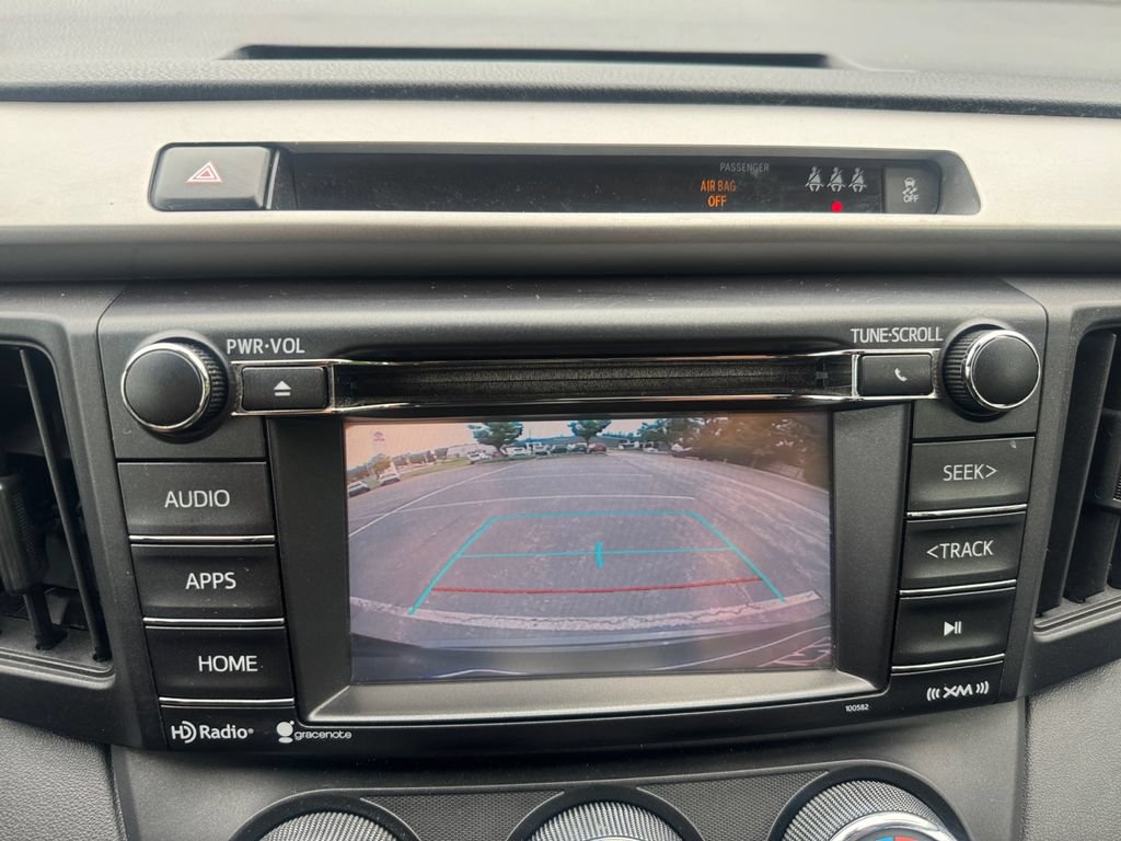 Used 2017 Toyota RAV4 LE AWD/4WD image 22