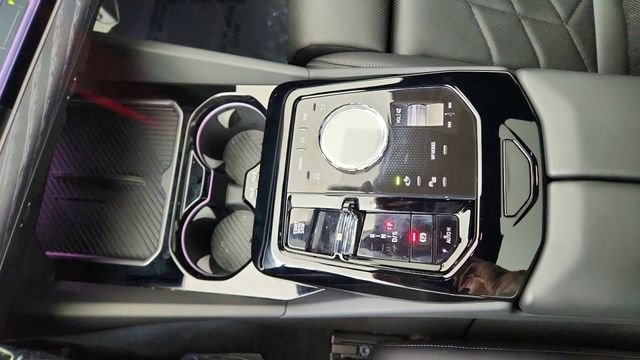 Used 2026 BMW 550e xDrive image 54