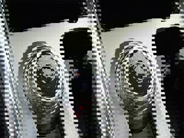 Certified 2022 Ford Explorer XLT w/ Equipment Group 202A image 4