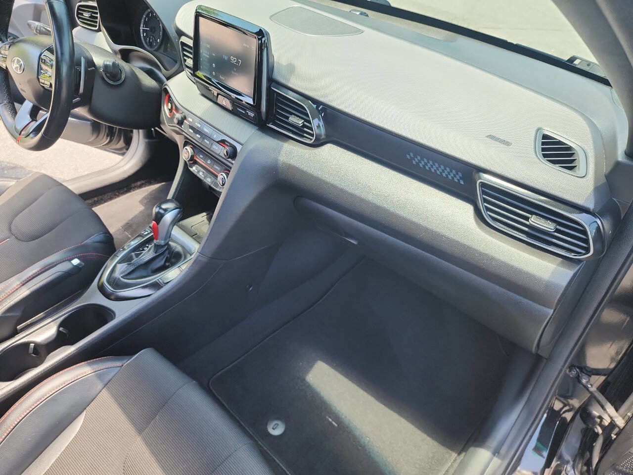 Used 2019 Hyundai Veloster 2.0 Premium image 33