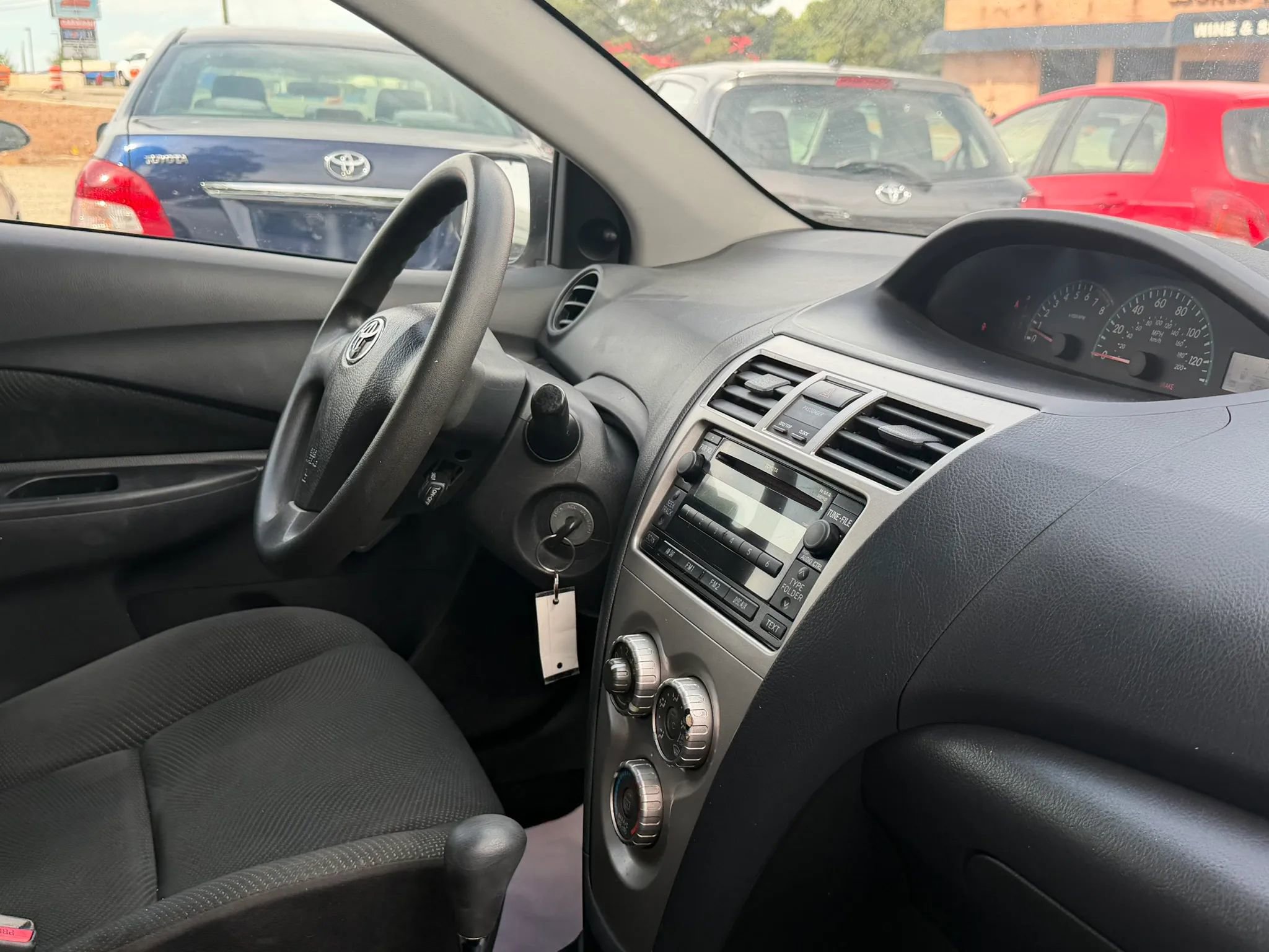 Used 2011 Toyota Yaris Sedan w/ Convenience Pkg FWD image 21
