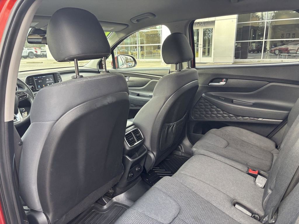 Used 2019 Hyundai Santa Fe SE image 12