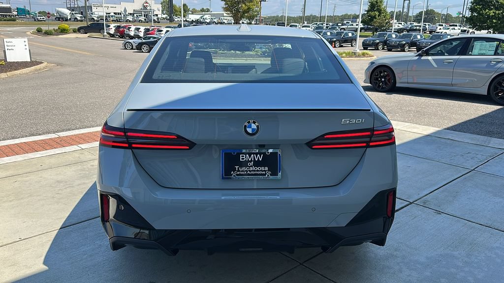 Used 2026 BMW 530i w/ M Sport Package RWD image 5