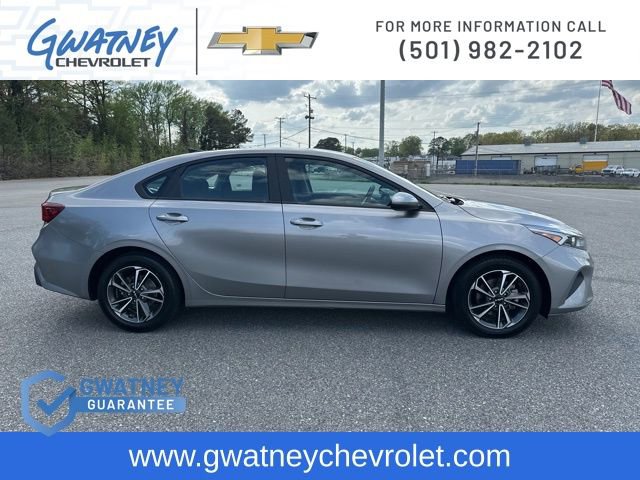 Used 2023 Kia Forte LXS FWD image 4