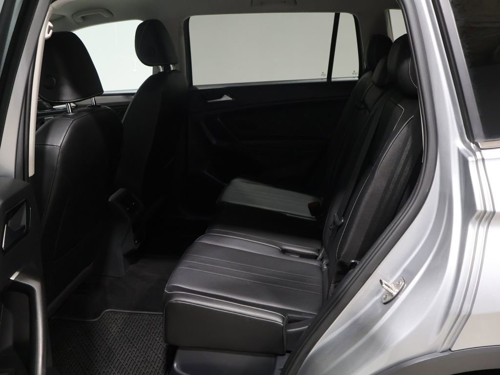 Used 2022 Volkswagen Tiguan SE image 19