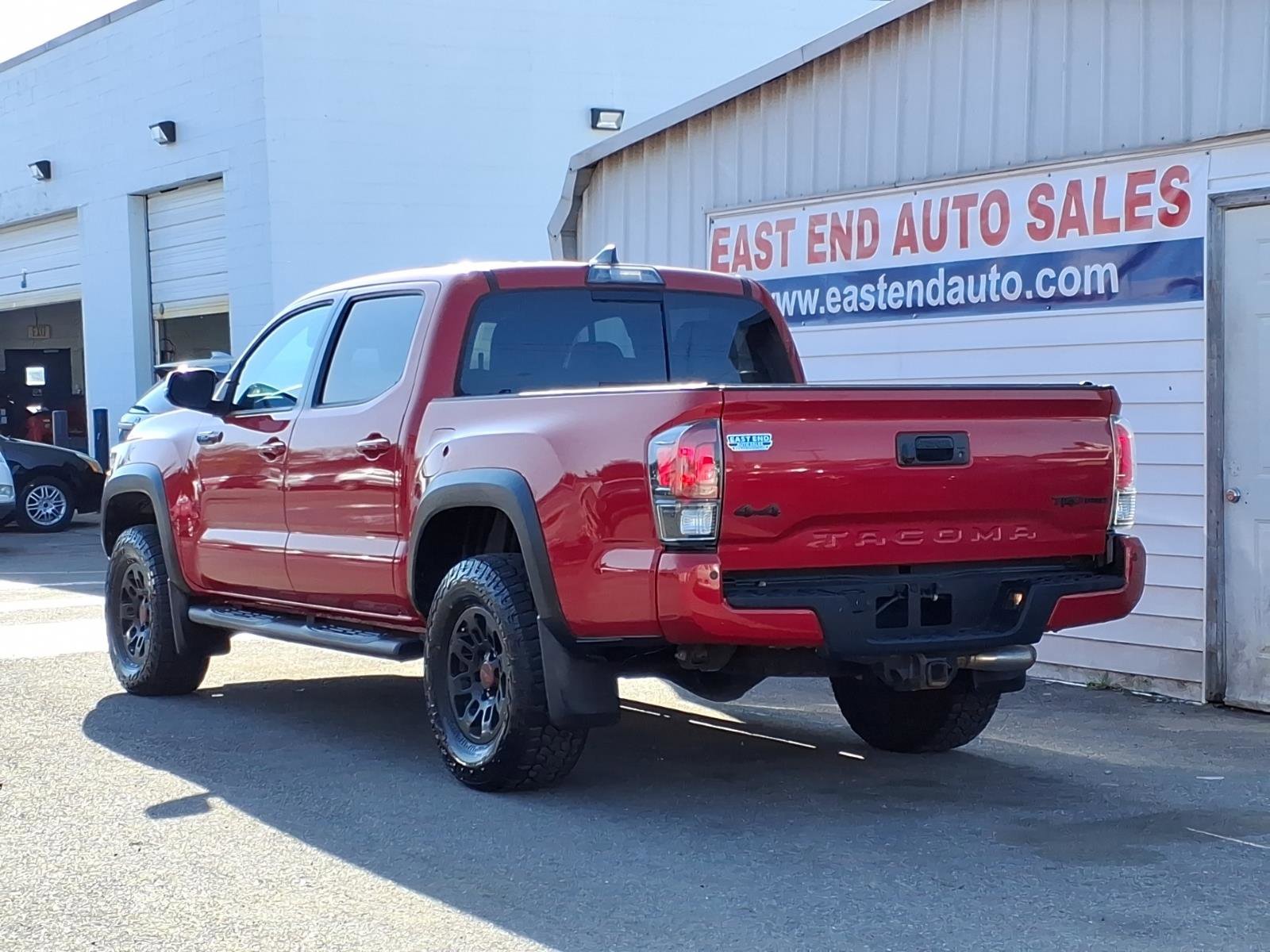 Used 2017 Toyota Tacoma TRD Pro image 3