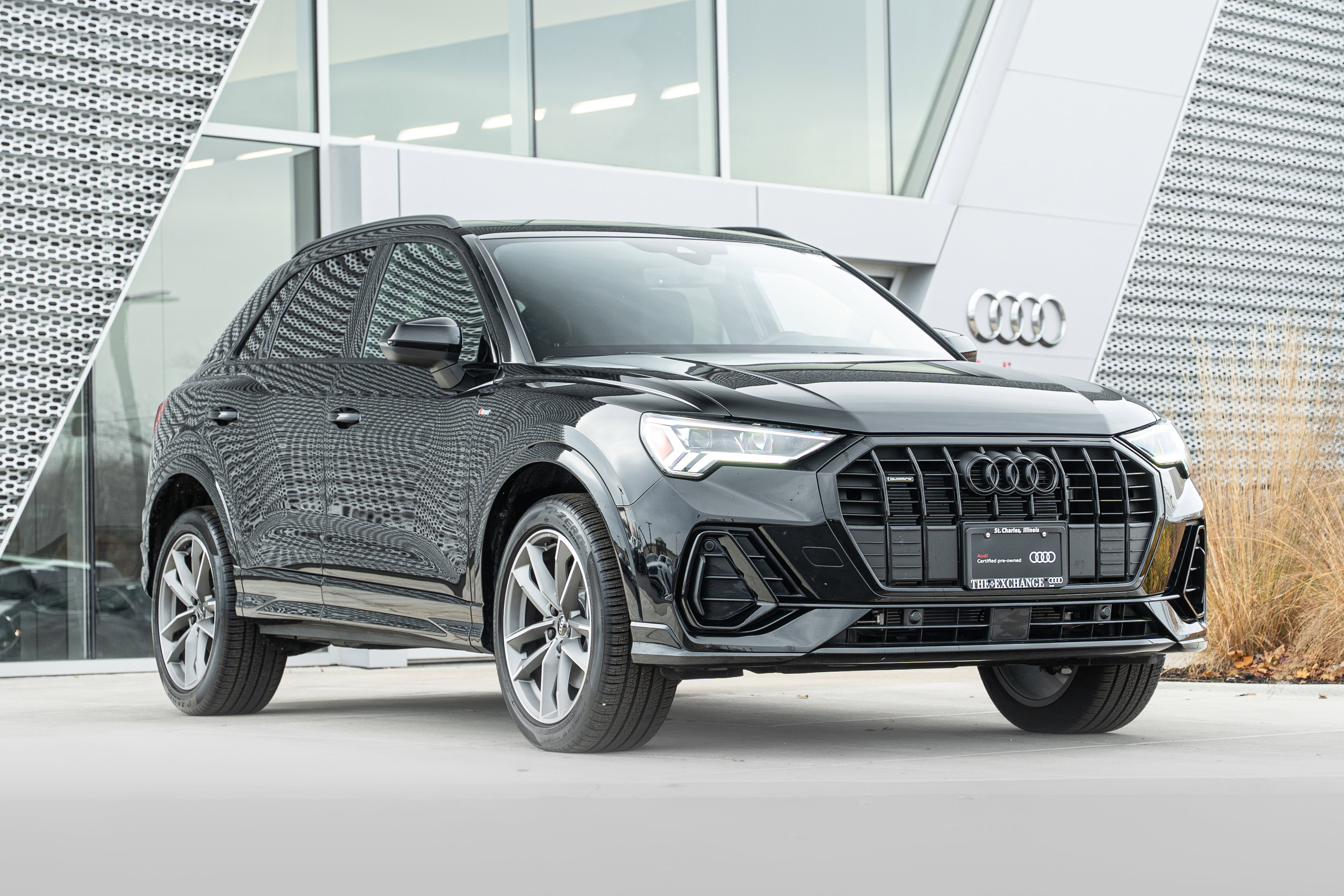 Certified 2025 Audi Q3 2.0T Premium w/ Convenience Package