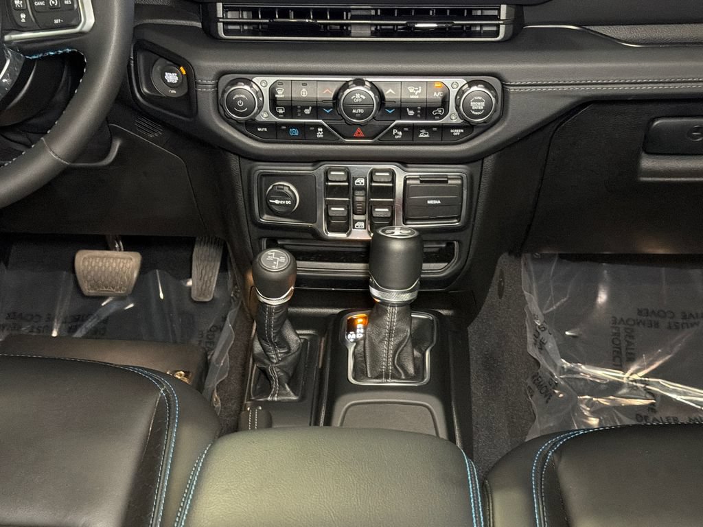 Used 2024 Jeep Wrangler High Altitude AWD/4WD image 15