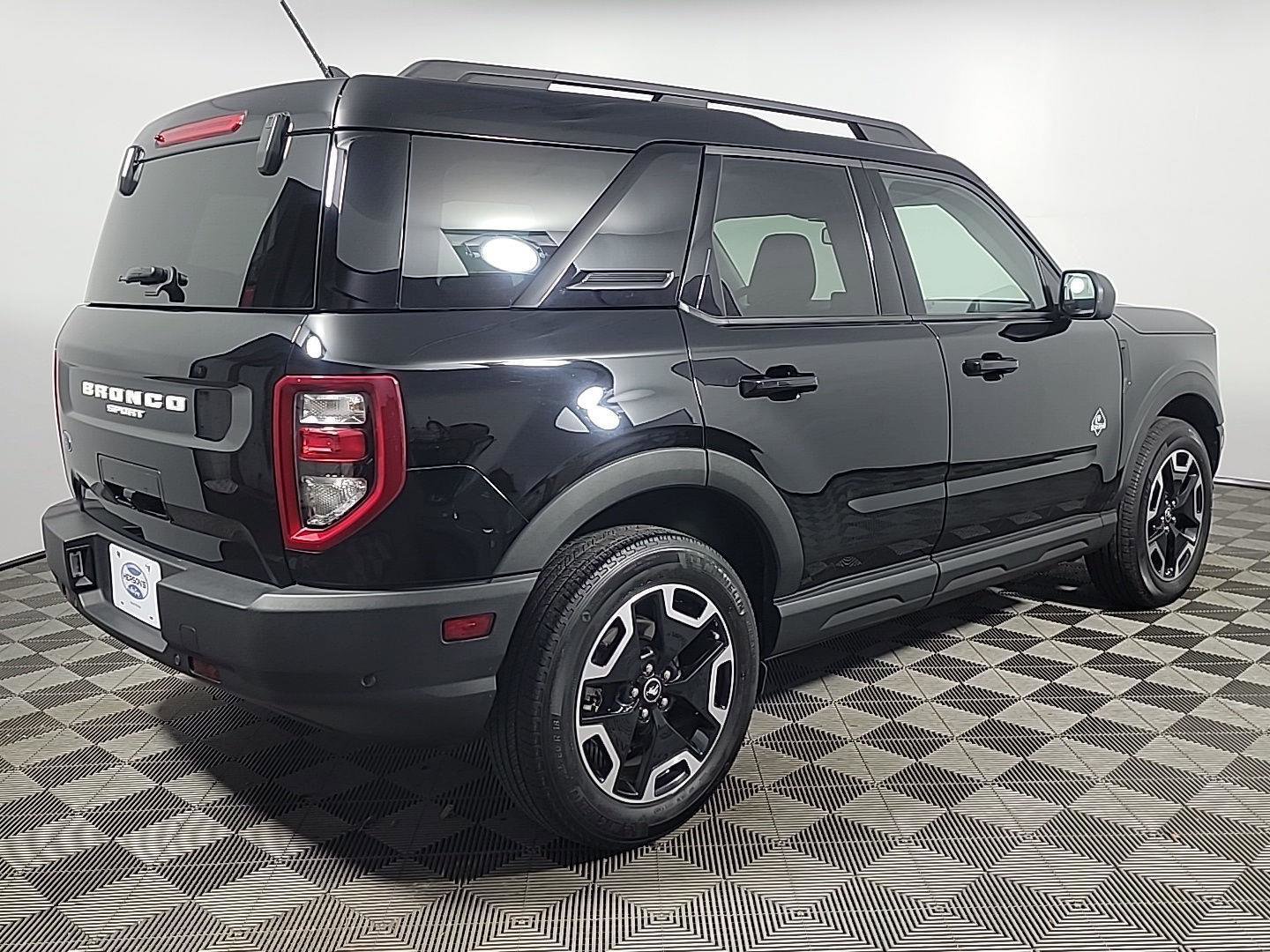 Used 2021 Ford Bronco Sport Outer Banks image 4