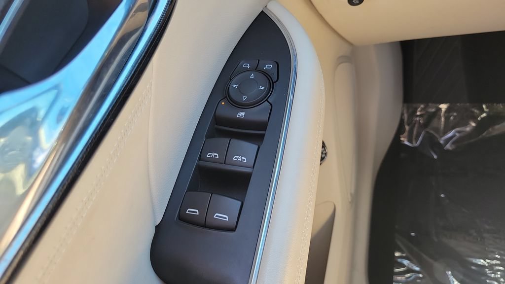 Used 2022 Buick Envision Preferred FWD image 18
