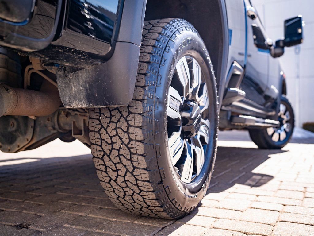 Used 2025 GMC Sierra 3500 Denali w/ Denali Reserve Package image 48