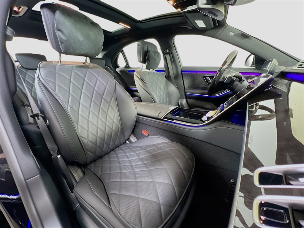 New 2025 Mercedes-Benz S 580e 4MATIC Sedan image 30