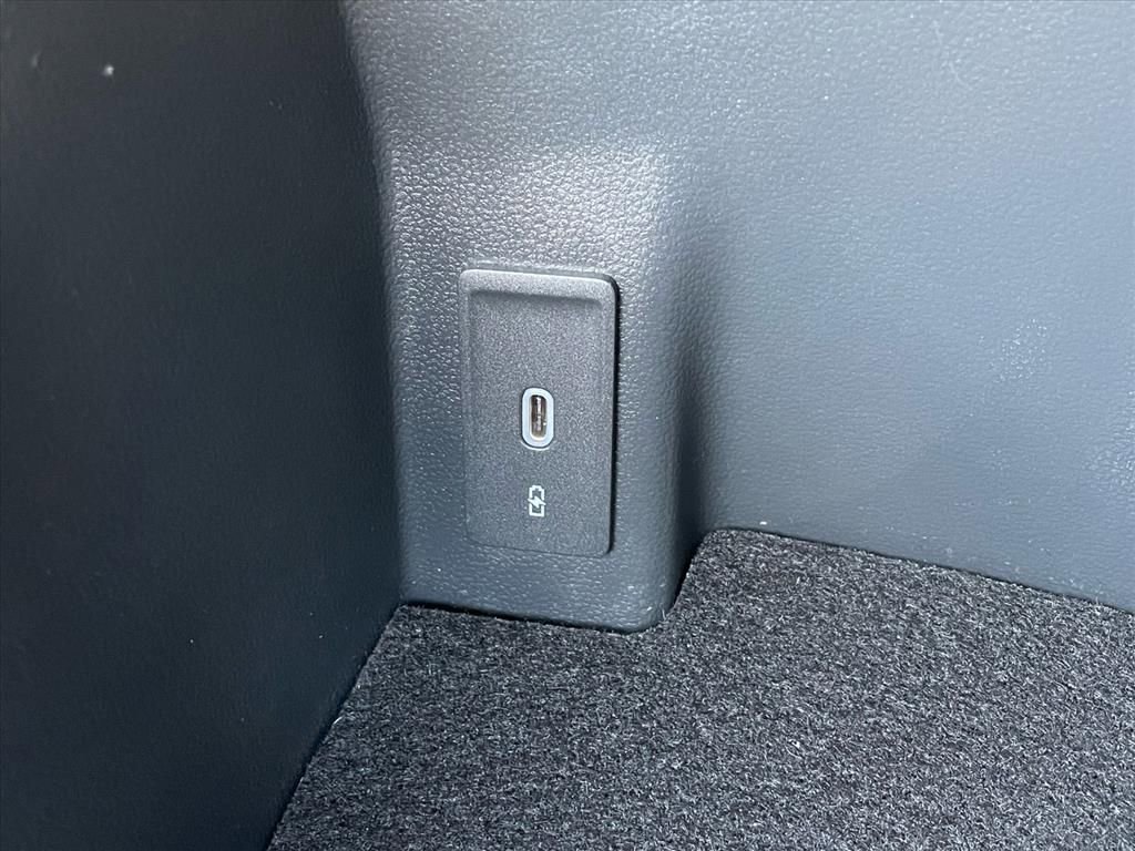 Certified 2025 Volkswagen Atlas SE image 21