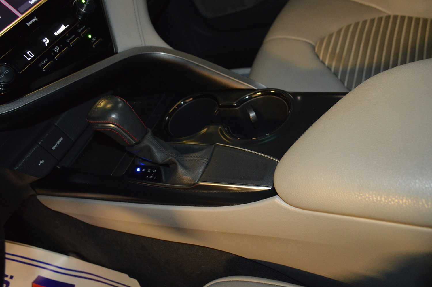 Used 2019 Toyota Camry SE FWD image 20