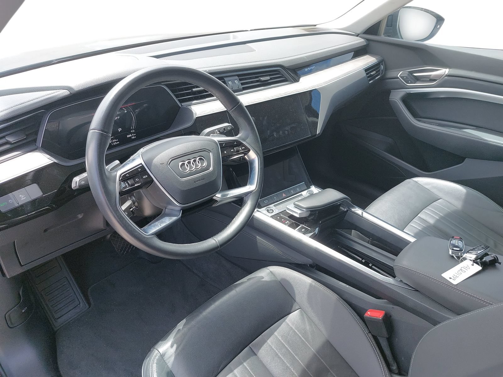 Used 2024 Audi Q8 e-tron Premium Plus AWD/4WD image 5