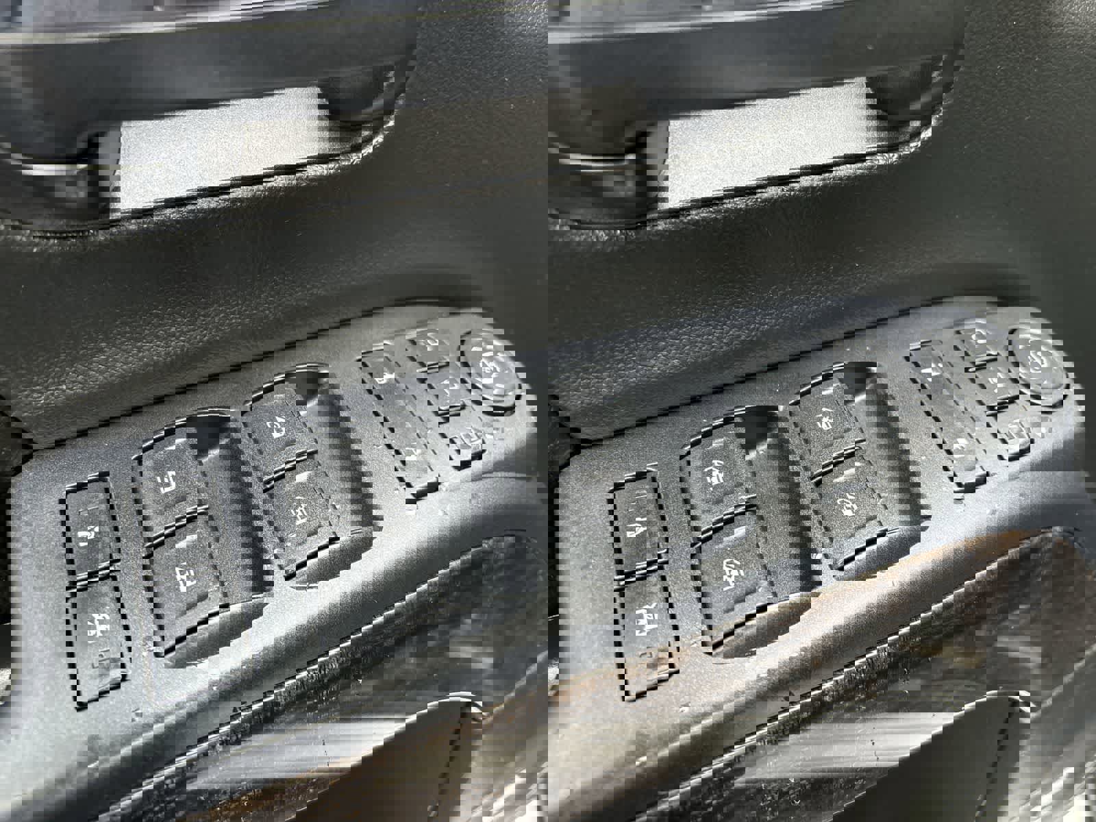 Used 2016 GMC Sierra 2500 Denali w/ Duramax Plus Package image 9