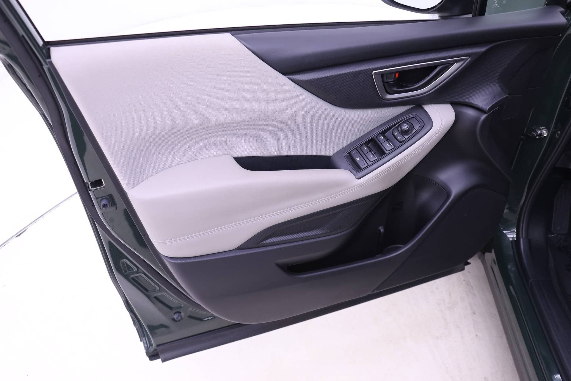 Used 2023 Subaru Forester Base image 8