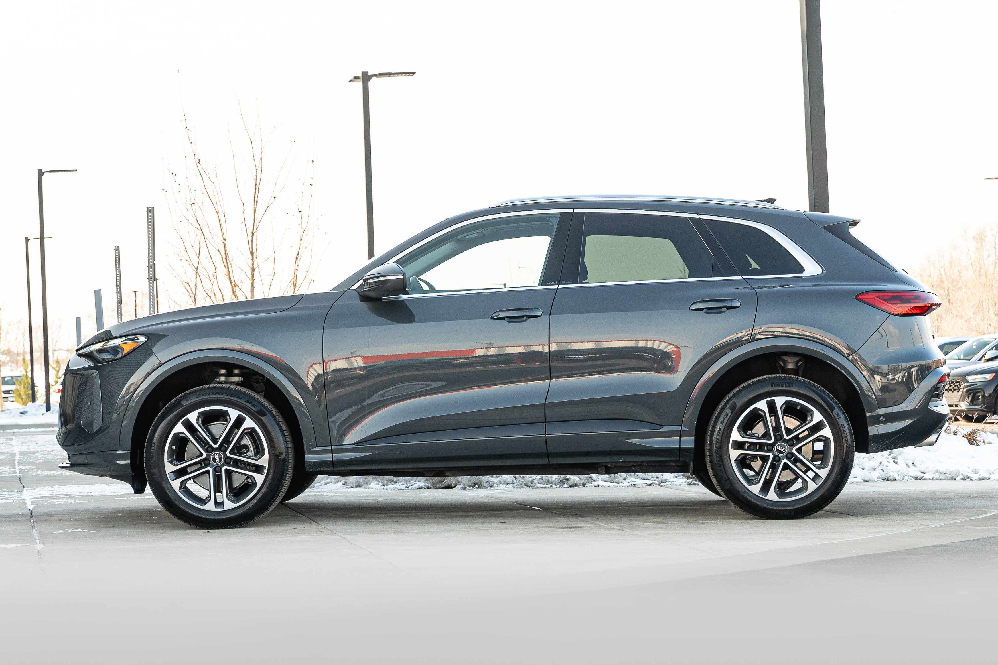 Certified 2025 Audi Q5 Premium w/ Convenience Package image 6