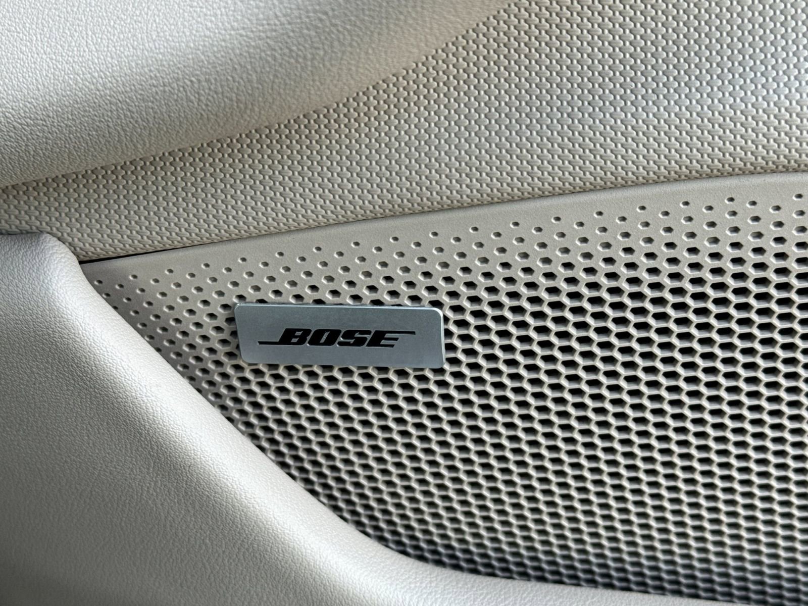 Certified 2022 Porsche Taycan 4 Cross Turismo image 21