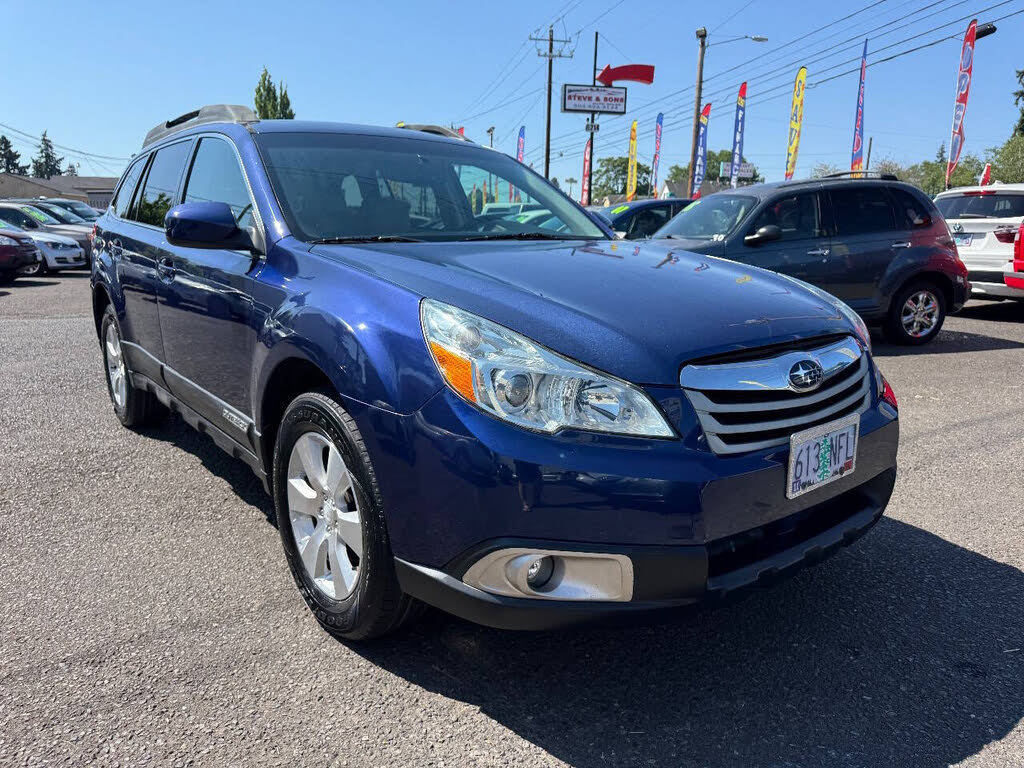 Used 2010 Subaru Outback 3.6R Premium AWD/4WD image 3