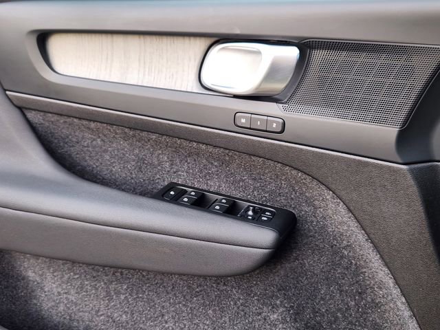 Certified 2024 Volvo XC40 B5 Plus image 11
