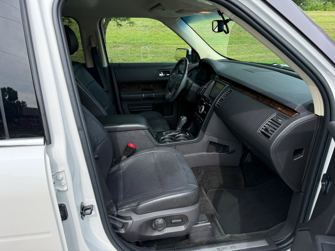 Used 2014 Ford Flex Limited FWD image 27