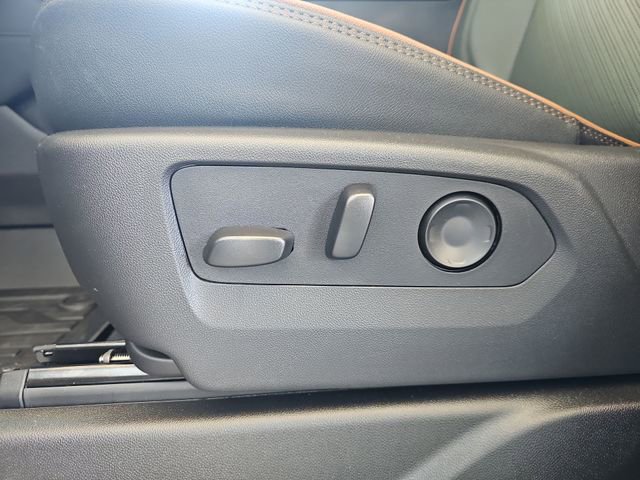 New 2026 GMC Yukon XL AT4 w/ AT4 Premium Package image 22