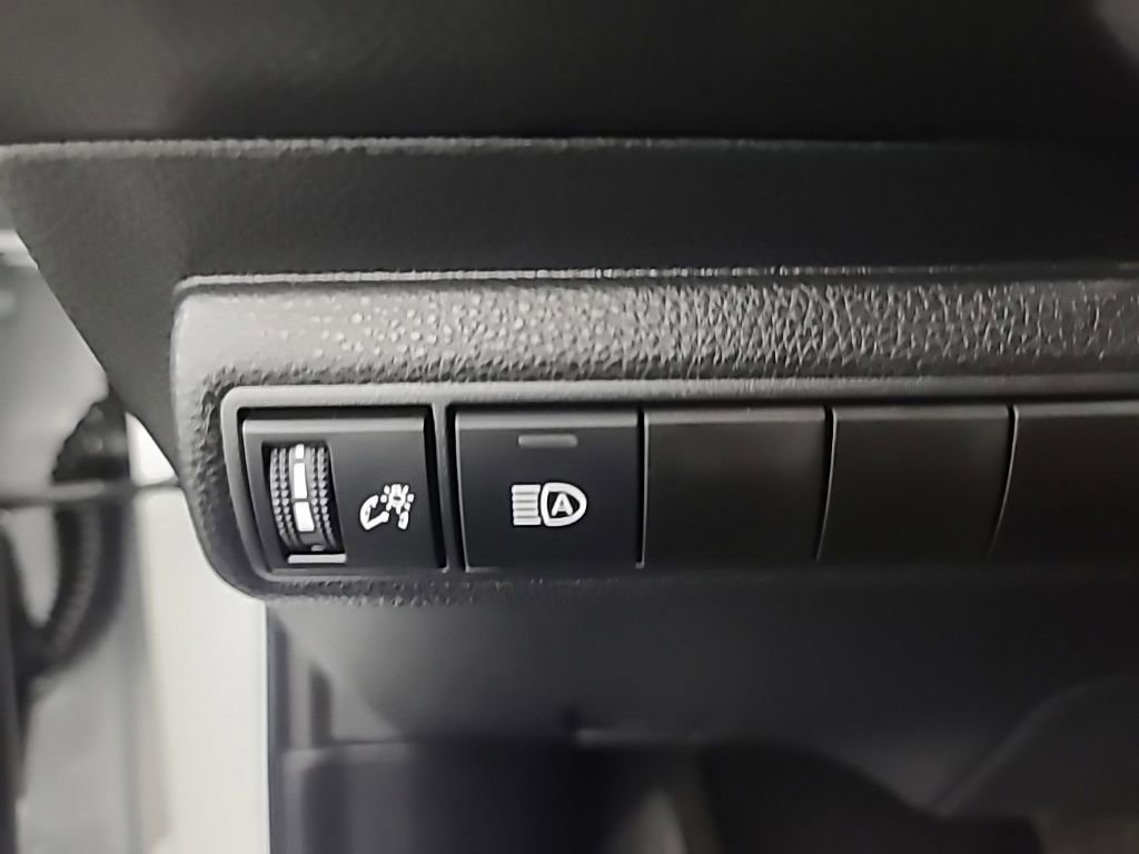 Used 2025 Toyota Corolla LE image 28