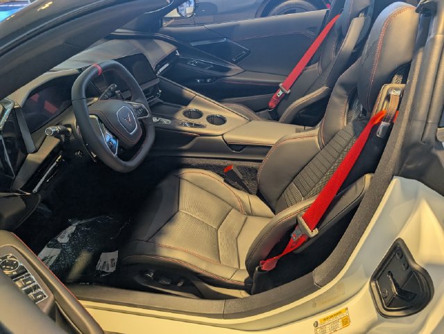 New 2027 Chevrolet Corvette Stingray Convertible w/ Stealth Interior Trim Package RWD image 9