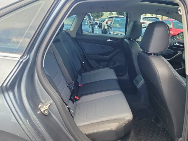 Certified 2025 Volkswagen Jetta SEL FWD image 10