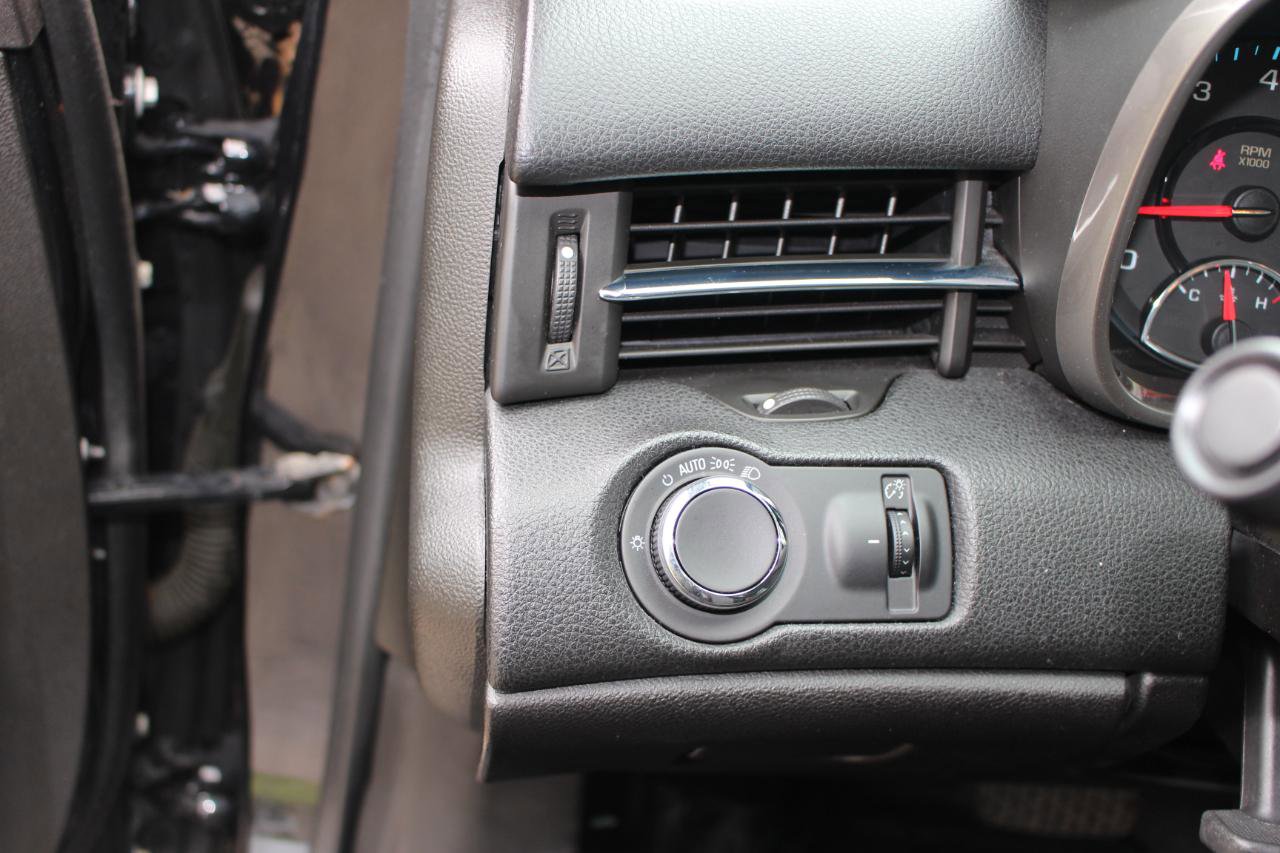 Used 2013 Chevrolet Malibu LT FWD image 17