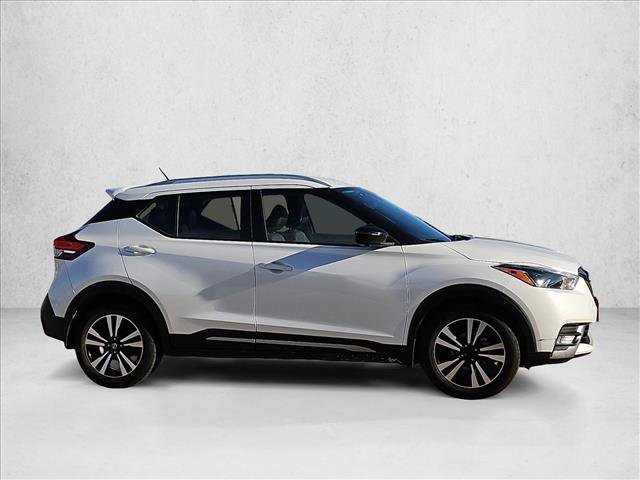 Used 2020 Nissan Kicks SR w/ SR Premium Package FWD image 4