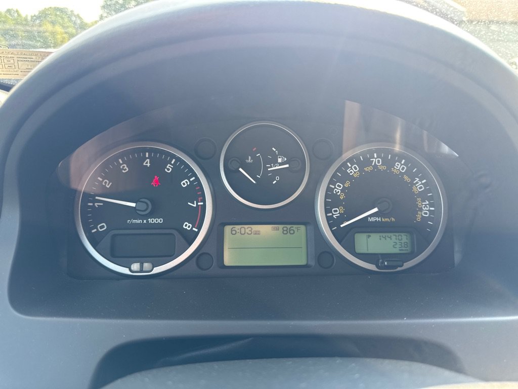 Used 2011 Land Rover LR2 HSE AWD/4WD image 16