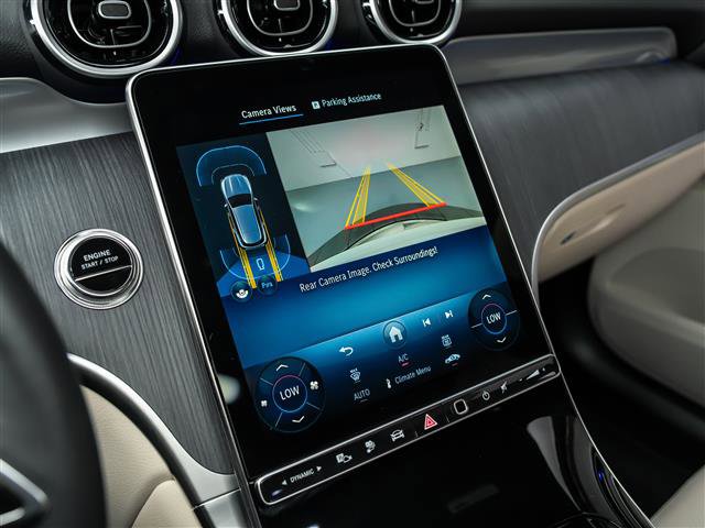 Used 2025 Mercedes-Benz GLC 350e 4MATIC image 27