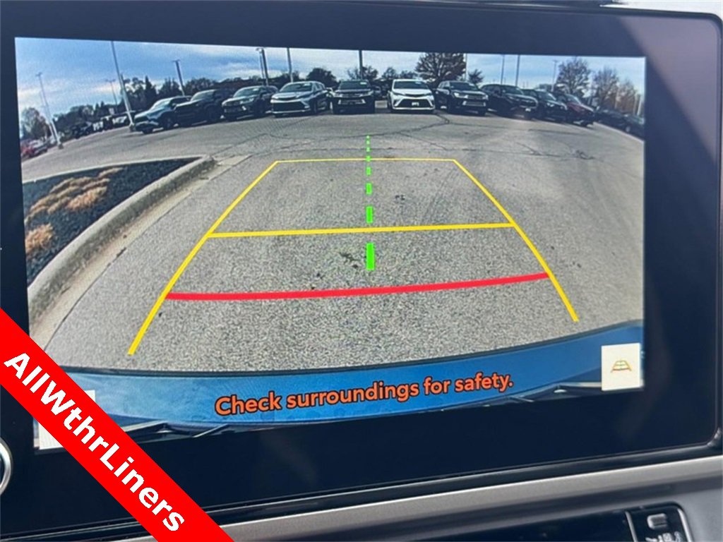 Used 2025 Toyota Camry SE image 21