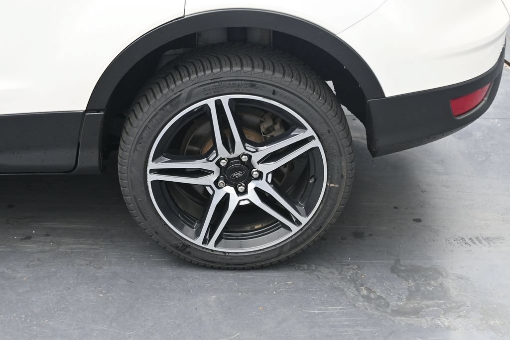 Used 2019 Ford Escape SEL AWD/4WD image 12