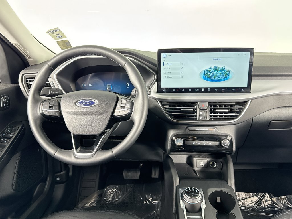 Used 2025 Ford Escape Platinum AWD/4WD image 15