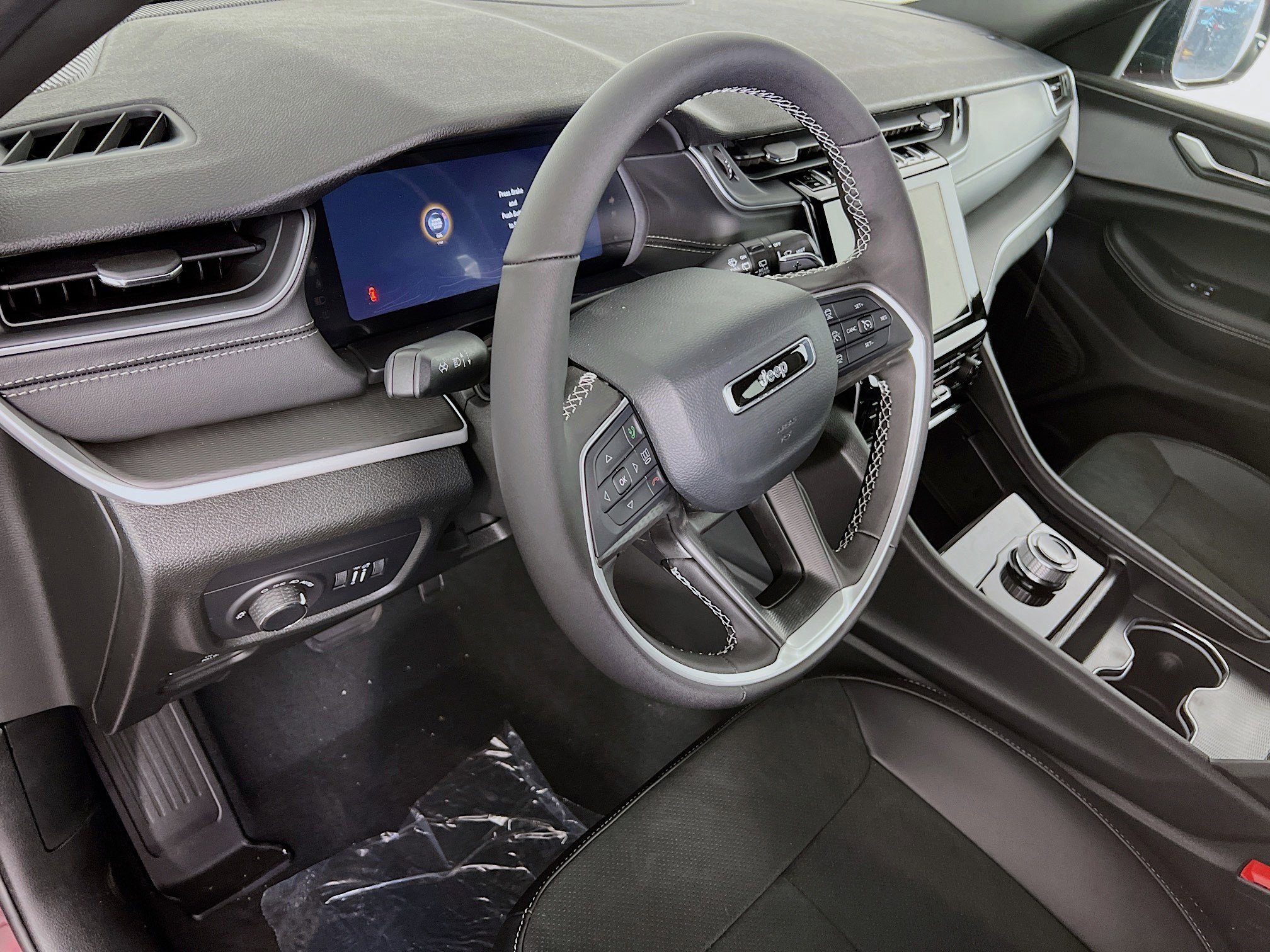 New 2025 Jeep Grand Cherokee L Altitude image 7