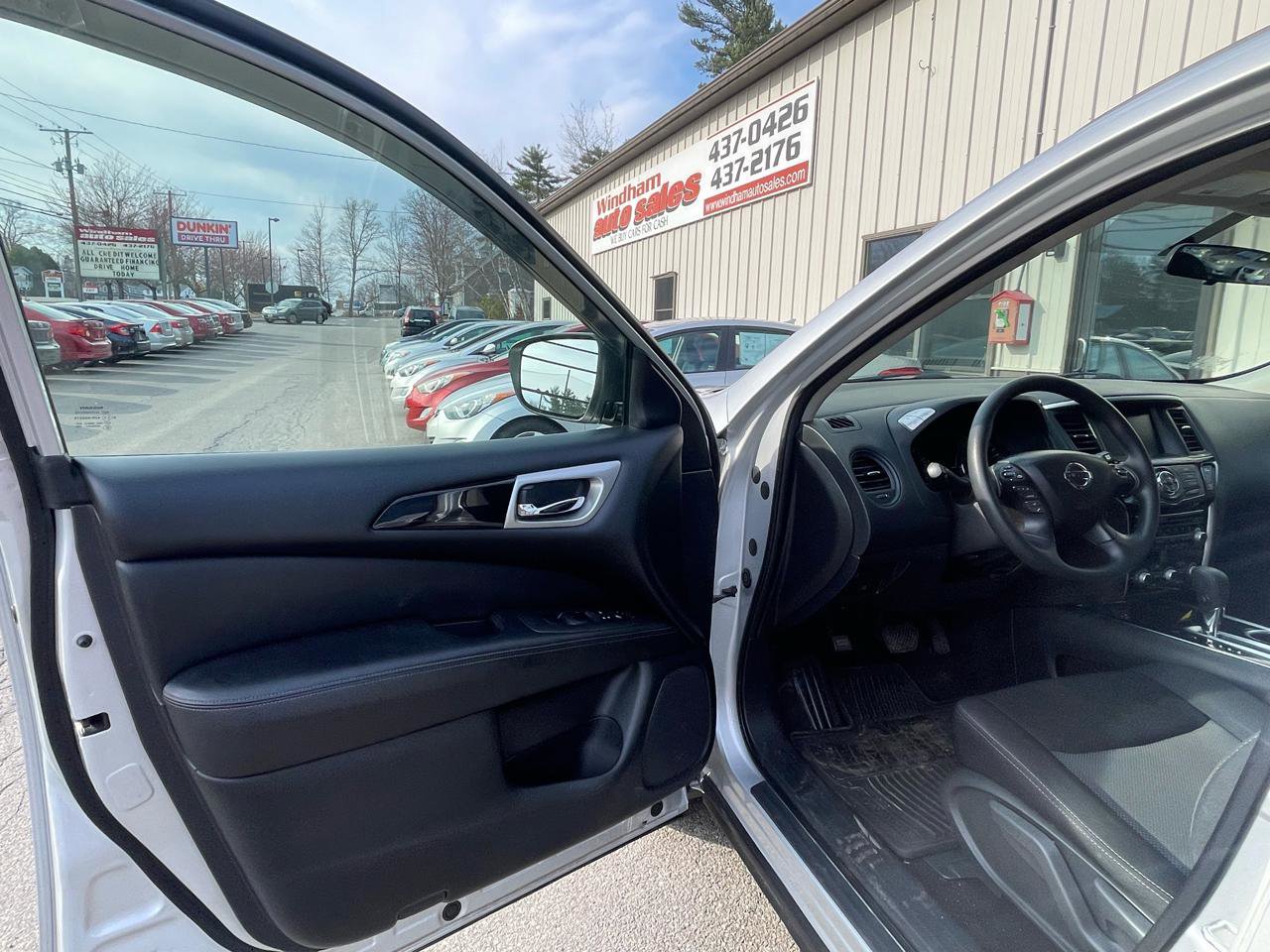 Used 2020 Nissan Pathfinder S AWD/4WD image 12