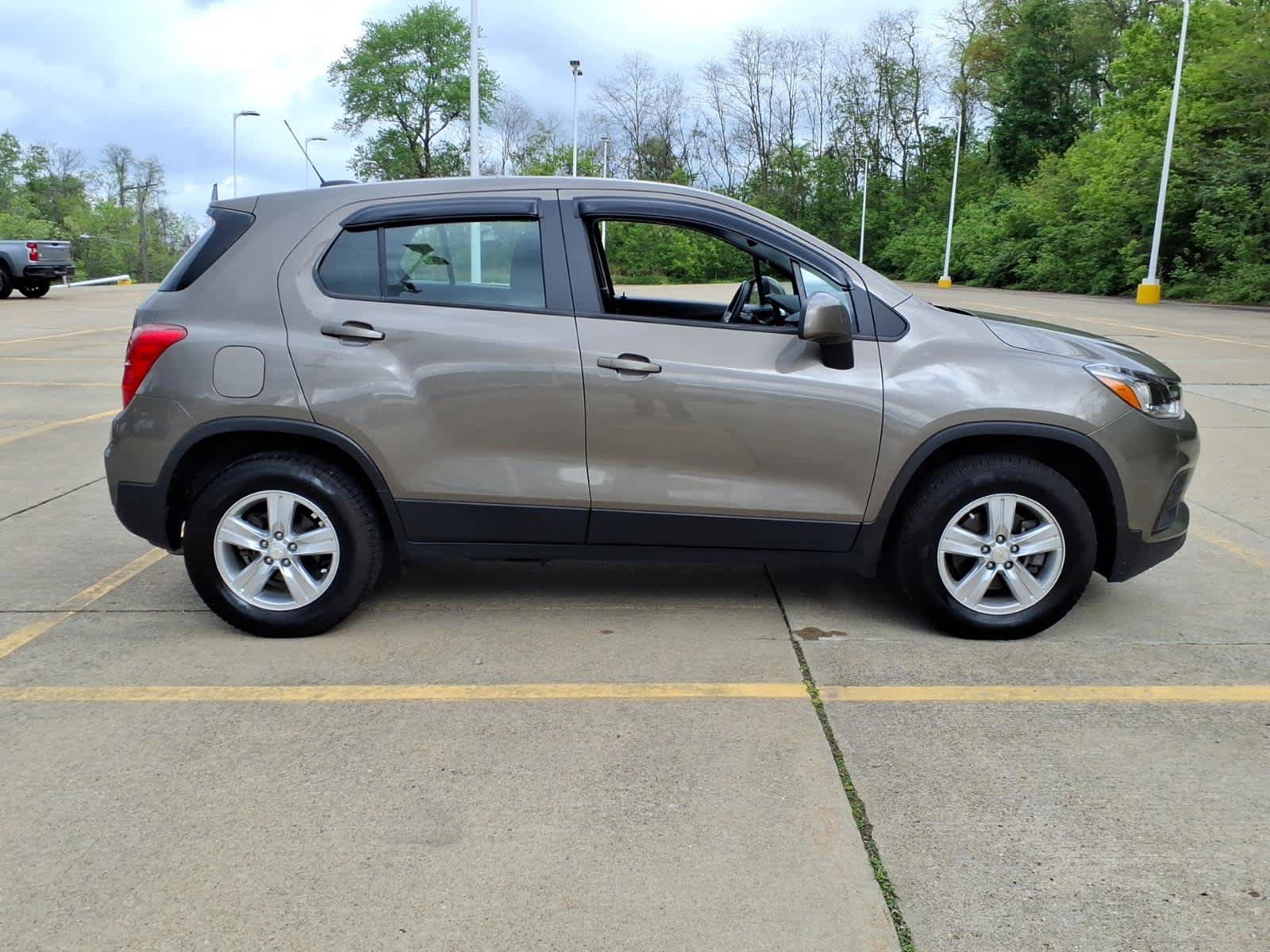 Used 2021 Chevrolet Trax LS AWD/4WD image 7