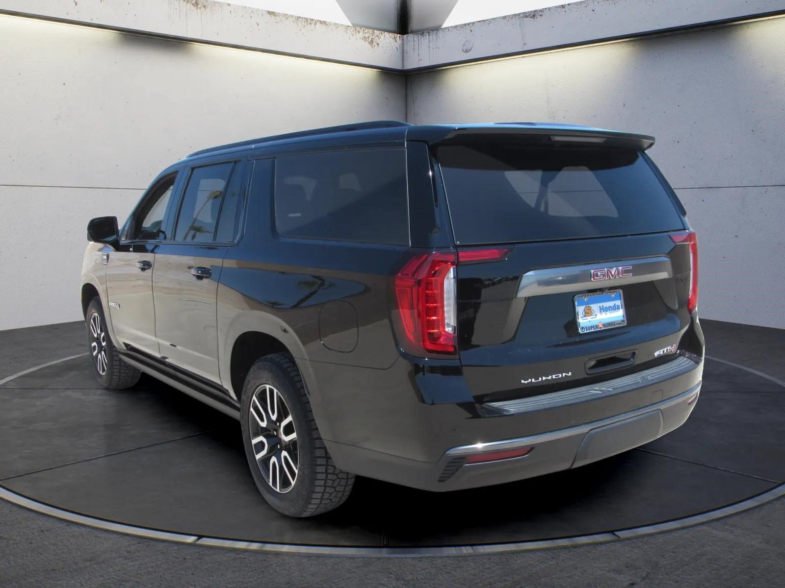 Used 2021 GMC Yukon XL AT4 w/ AT4 Premium Plus Package AWD/4WD image 6