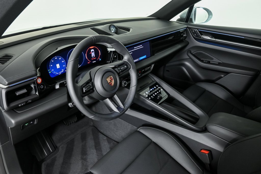 New 2025 Porsche Macan 4 Electric image 4