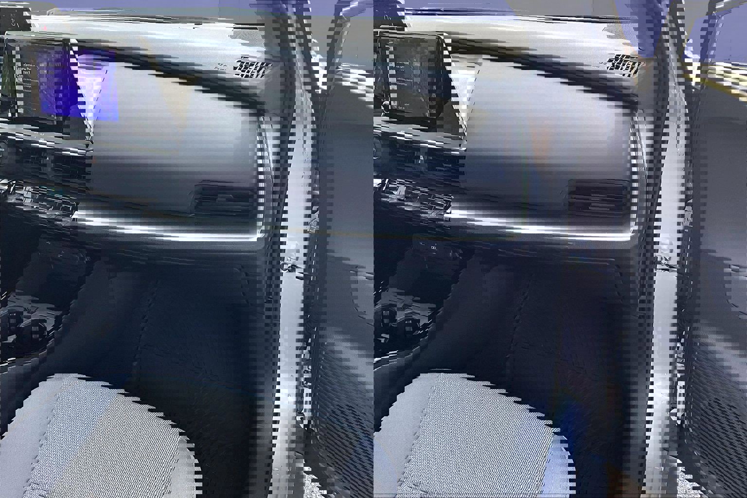 Used 2024 Toyota Prius LE AWD/4WD image 26