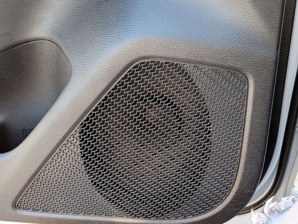 Used 2023 Mitsubishi Outlander SE Black Edition image 16